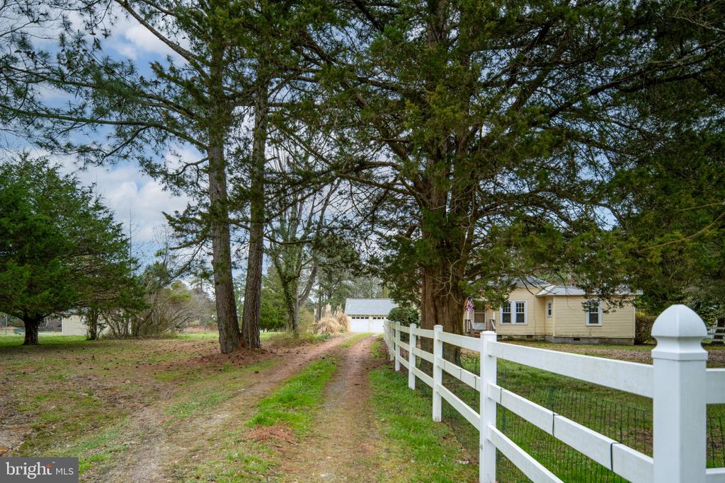 1881 FAIRPORT RD
