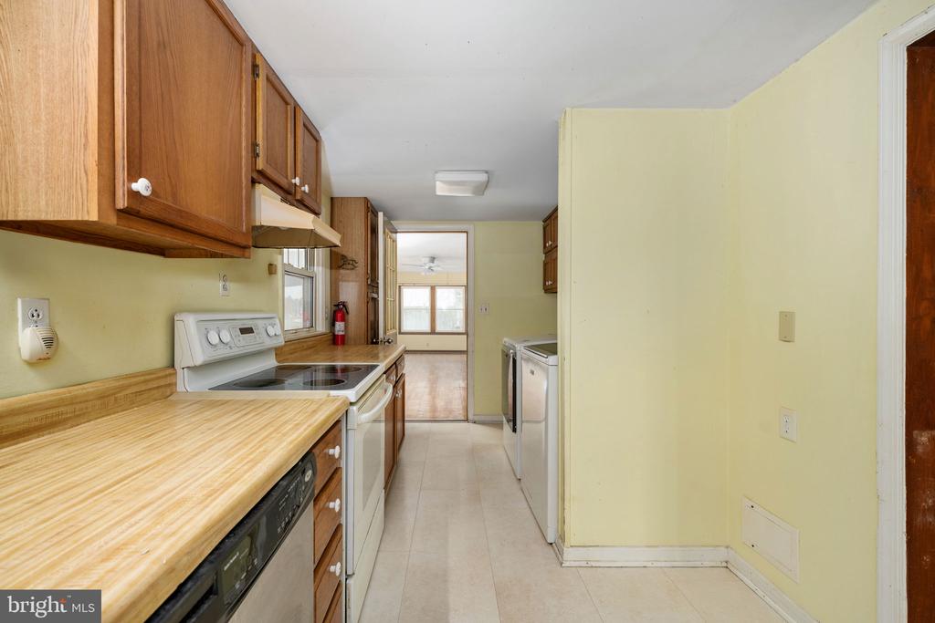 1881 FAIRPORT RD