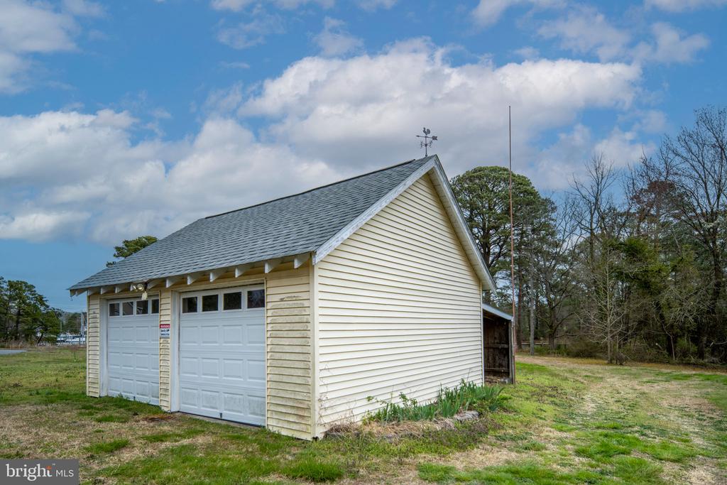 1881 FAIRPORT RD