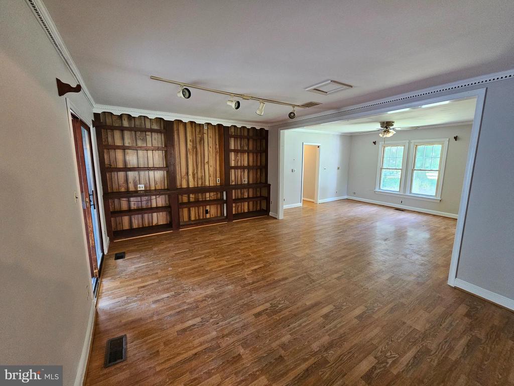 1881 FAIRPORT RD