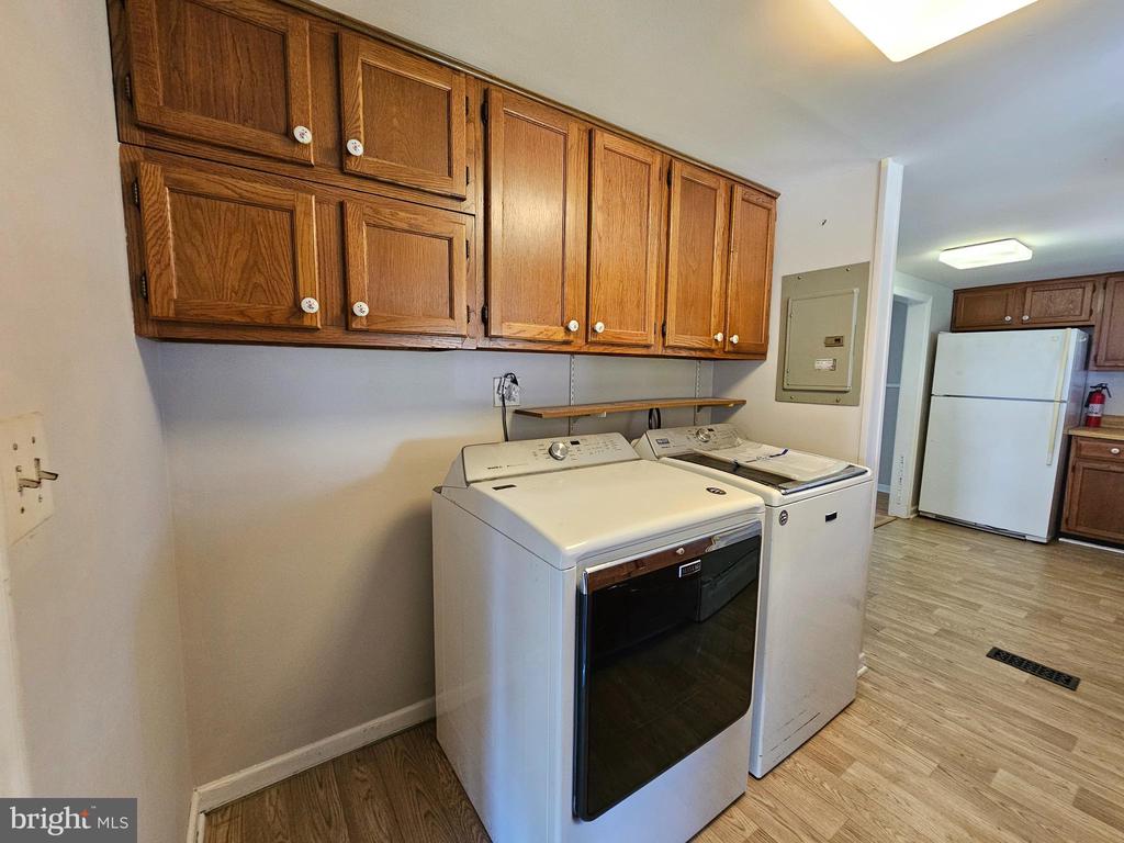 1881 FAIRPORT RD
