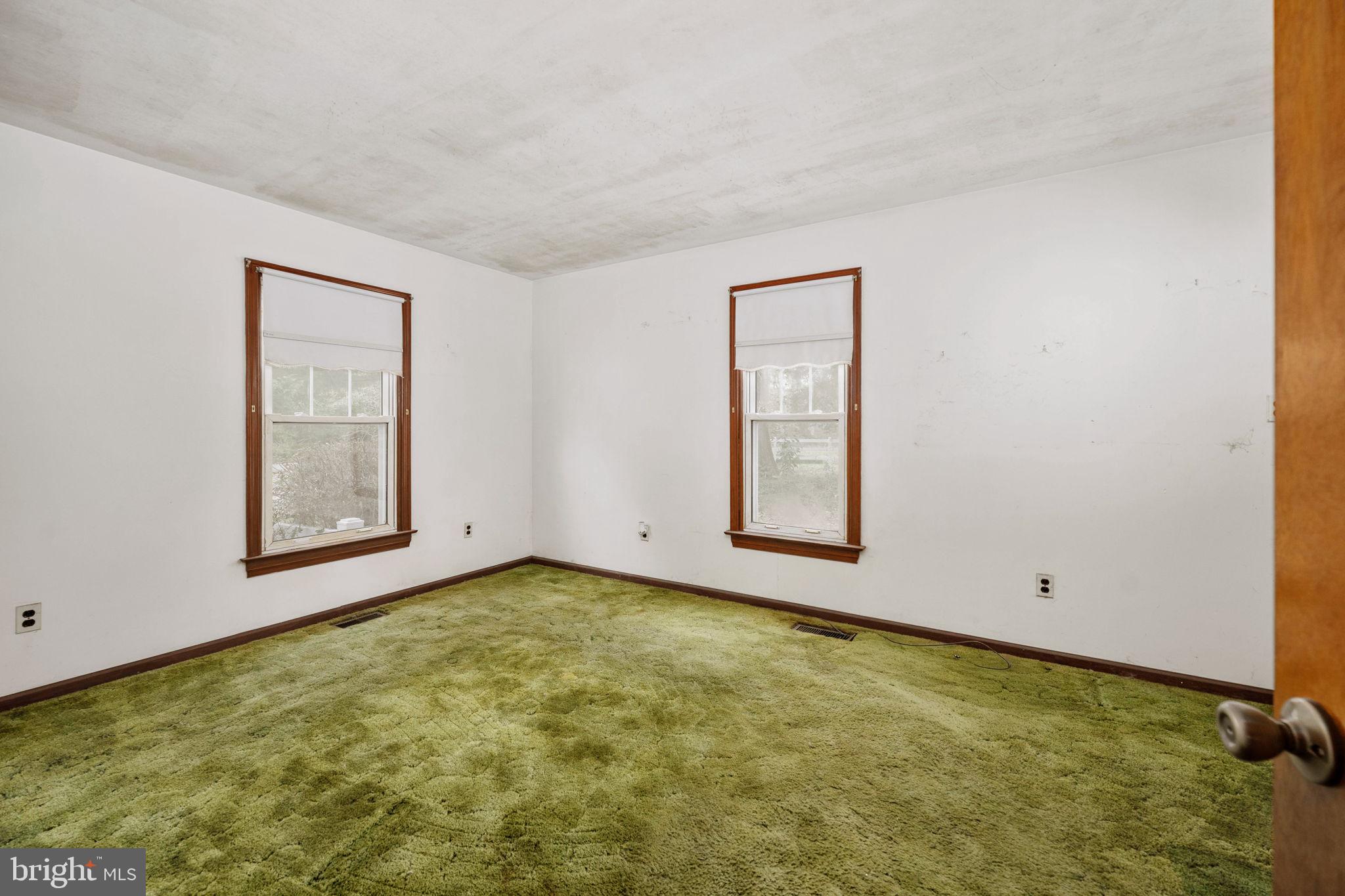 1881 FAIRPORT RD