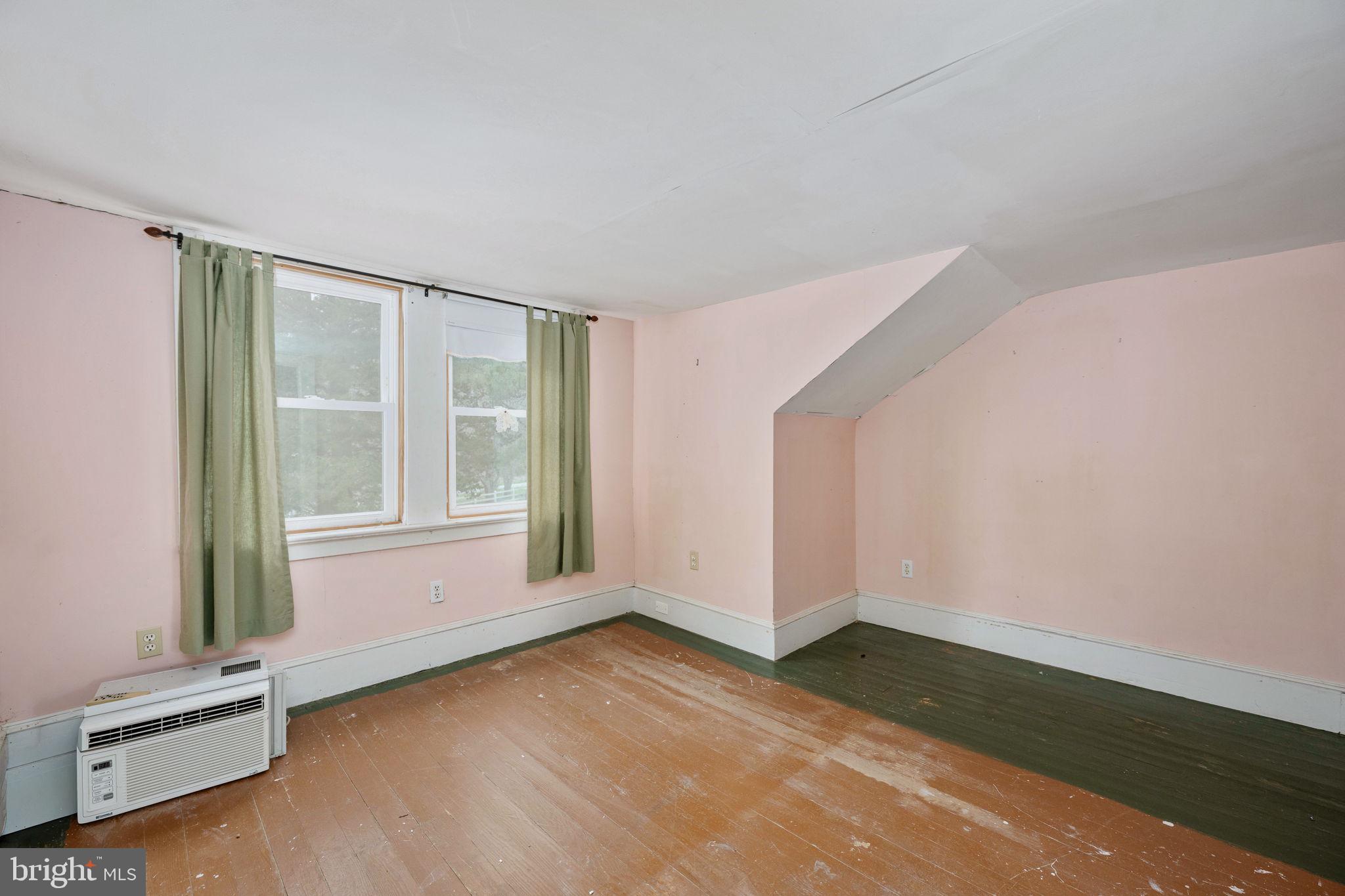 1881 FAIRPORT RD