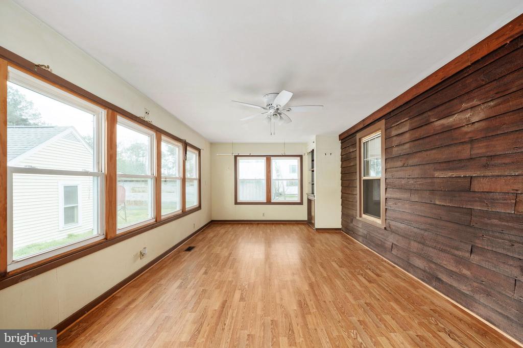 1881 FAIRPORT RD