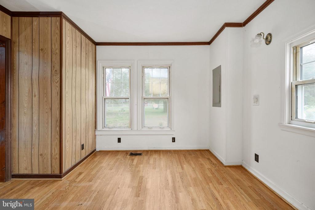 1881 FAIRPORT RD