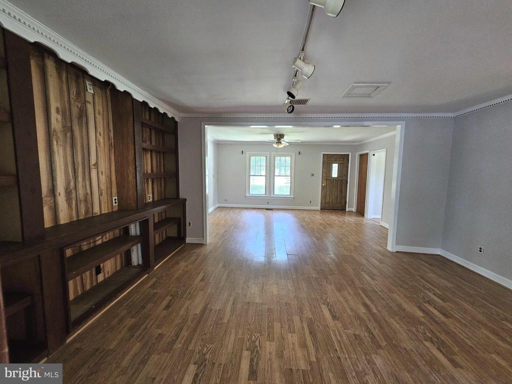 1881 FAIRPORT RD