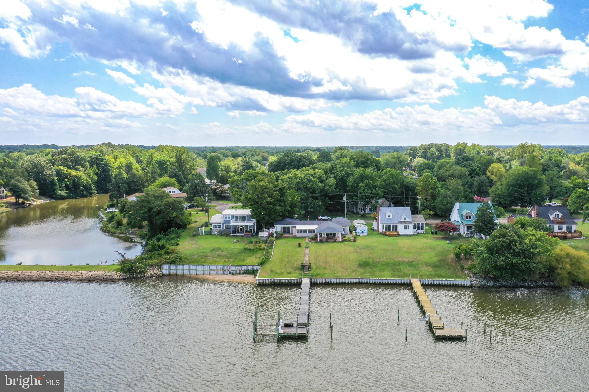 121 Riverview Cir