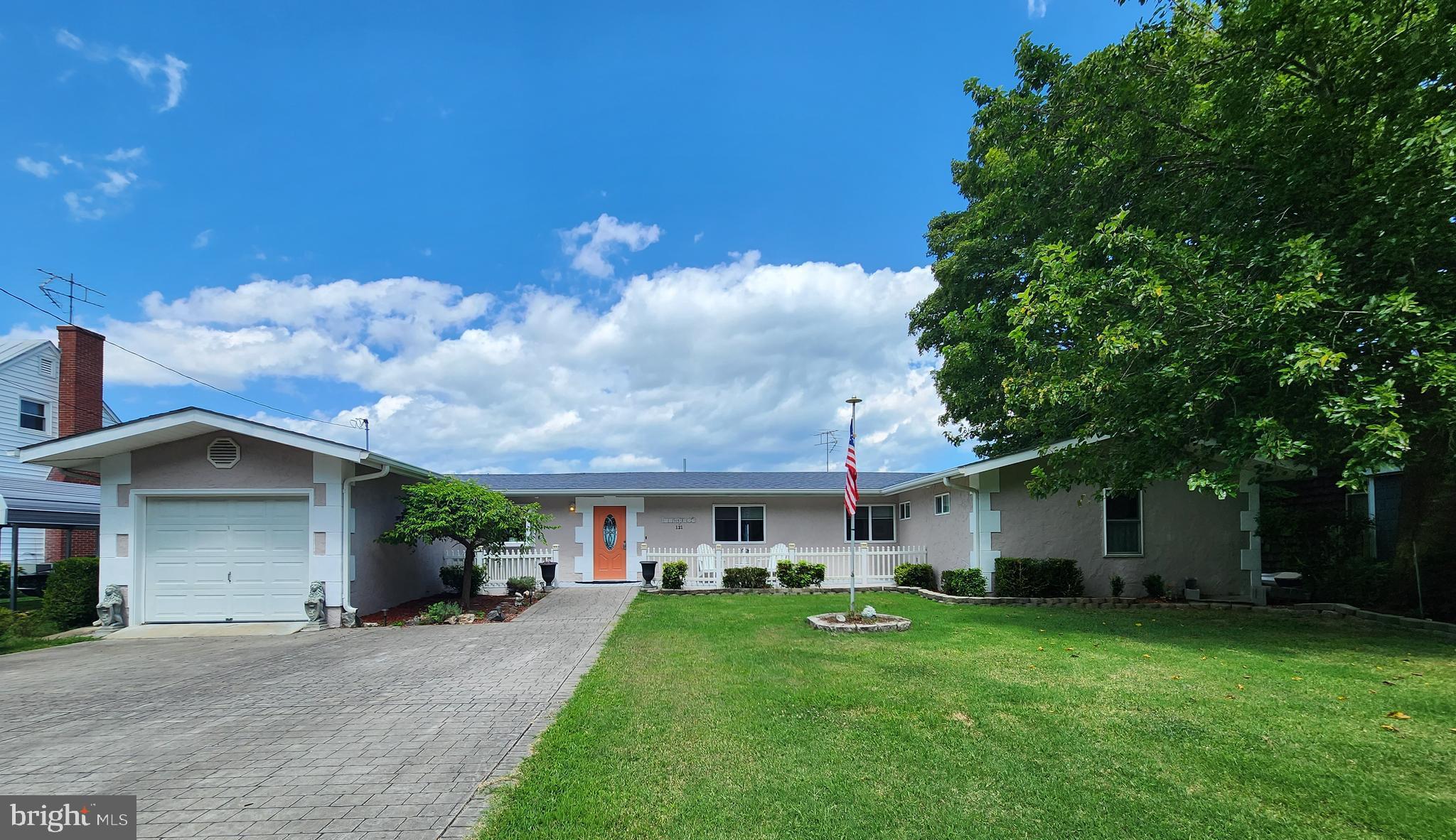 121 Riverview Cir