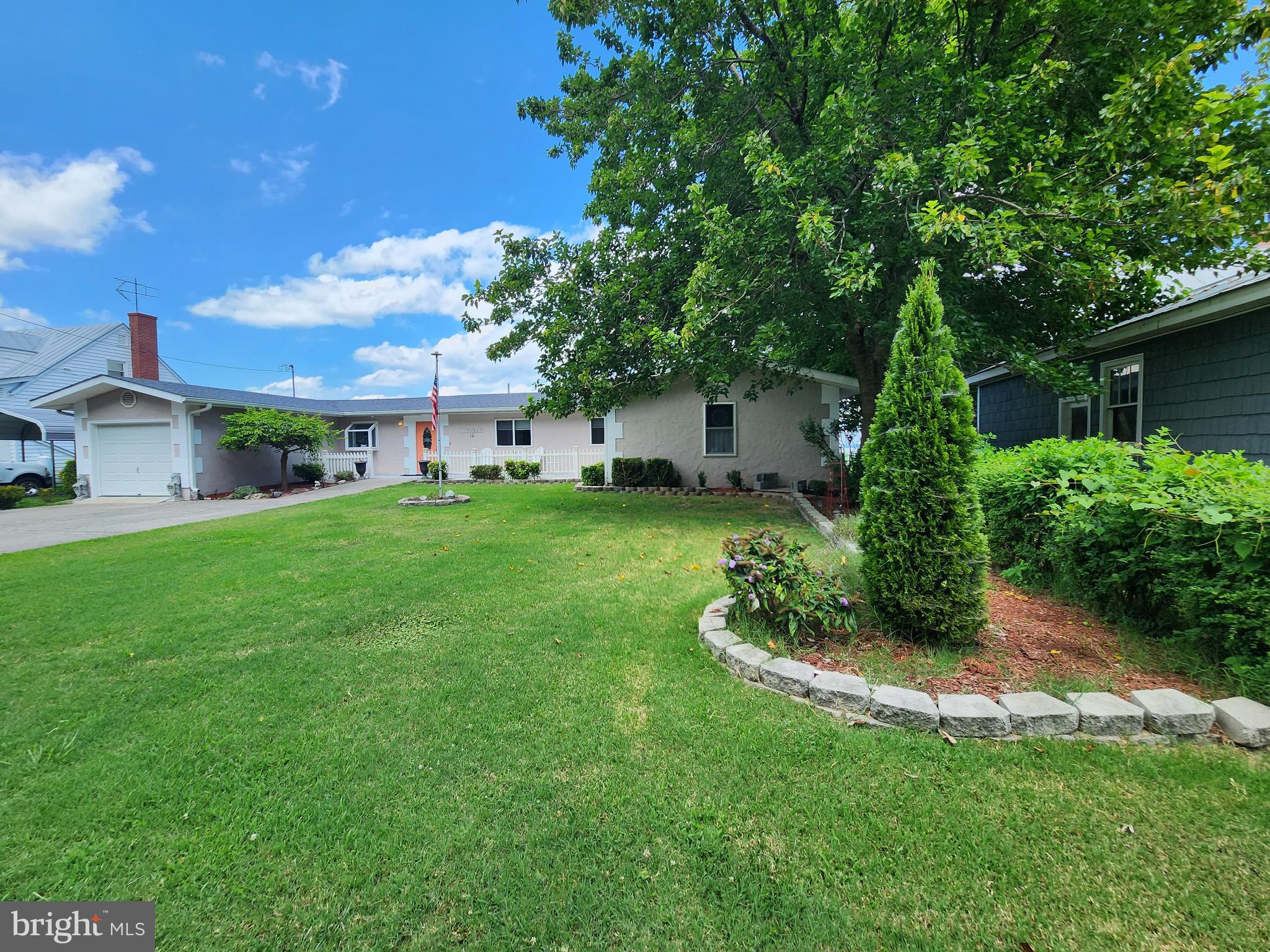 121 Riverview Cir