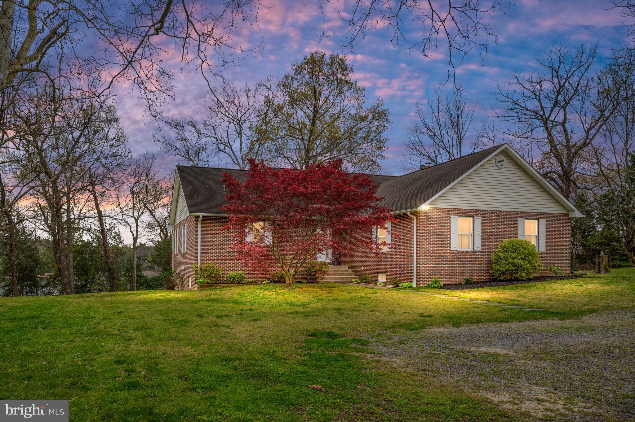 444 Swan Point Ln