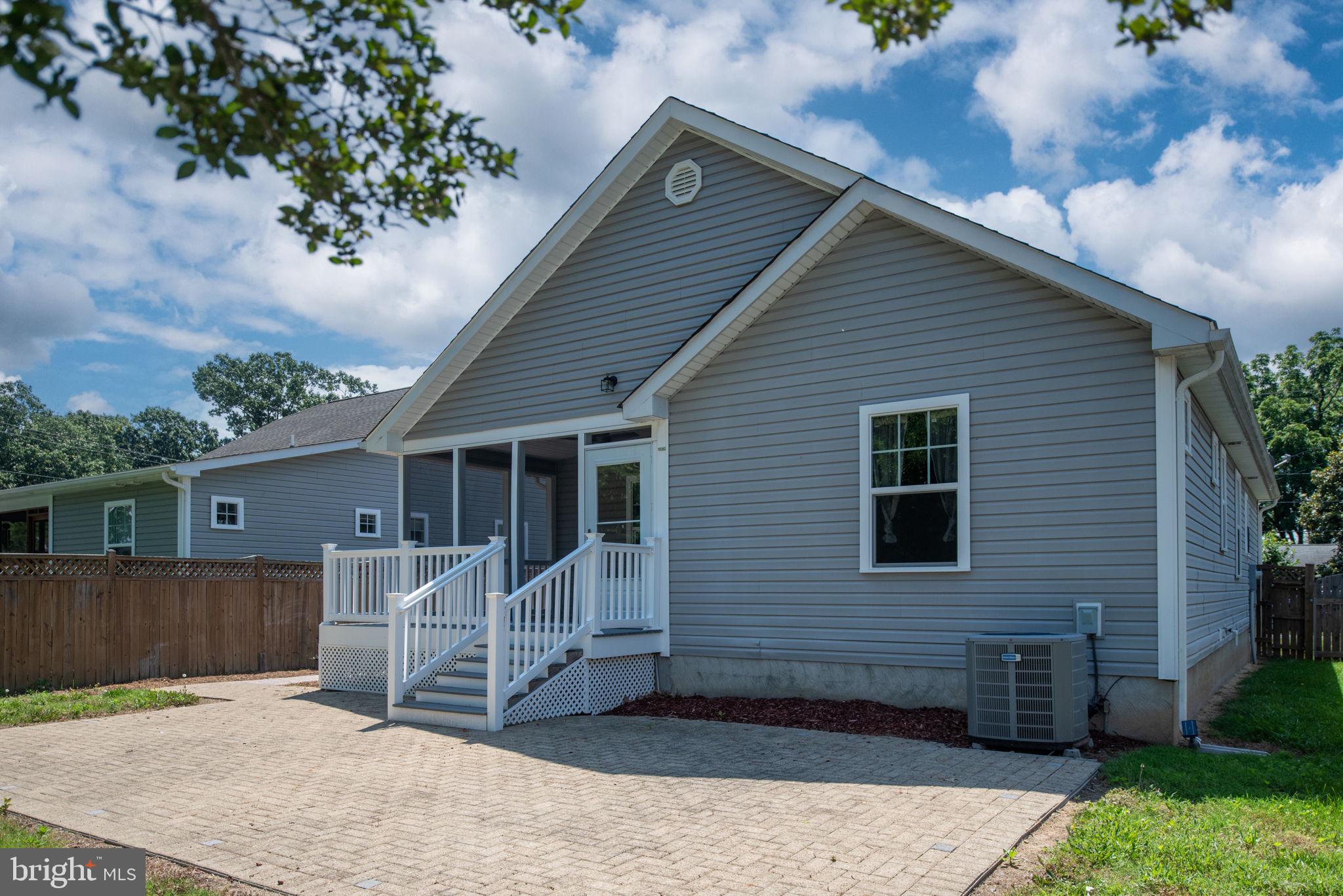 107 2nd St
