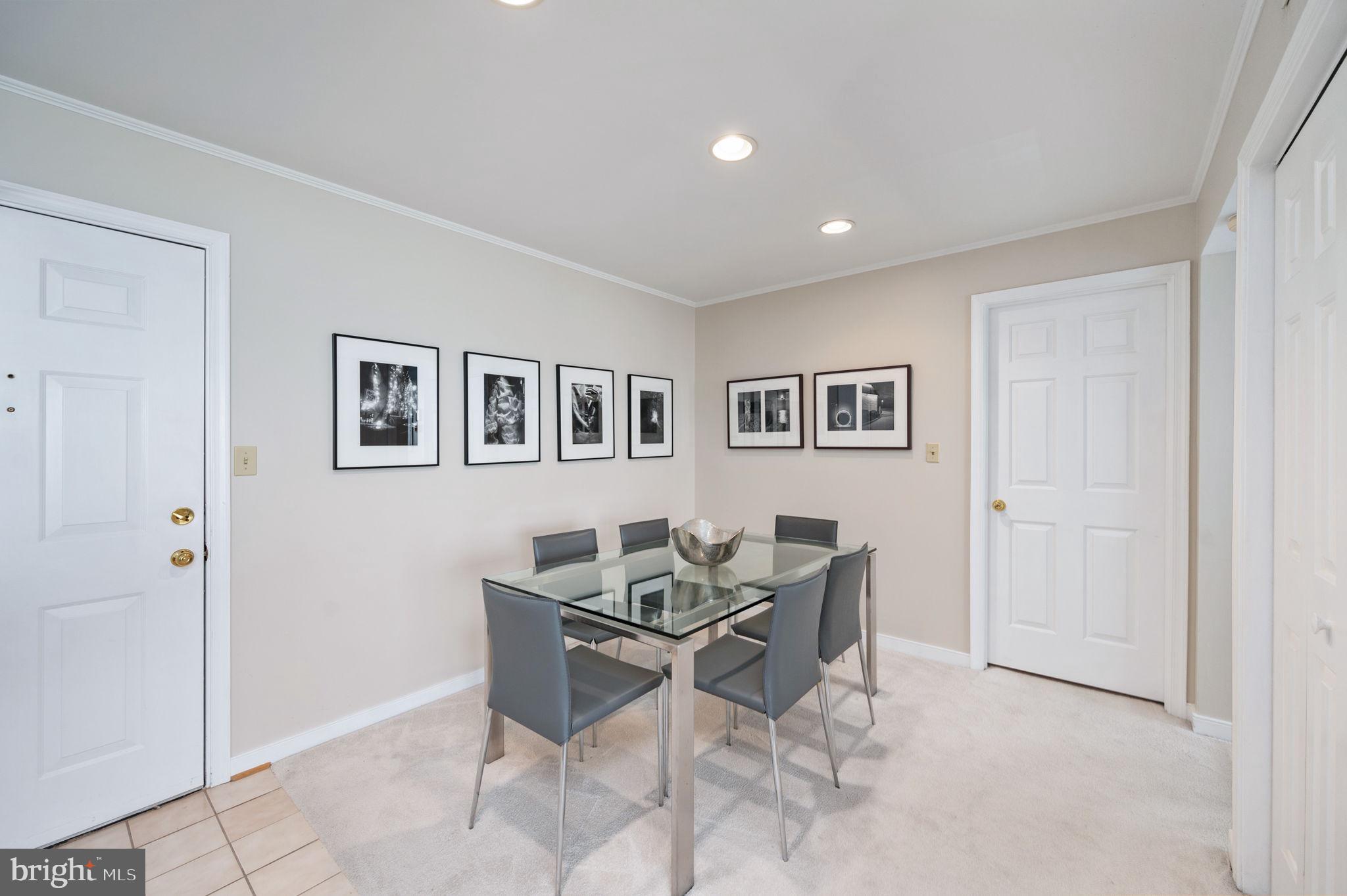 17 Lincoln Ave #304