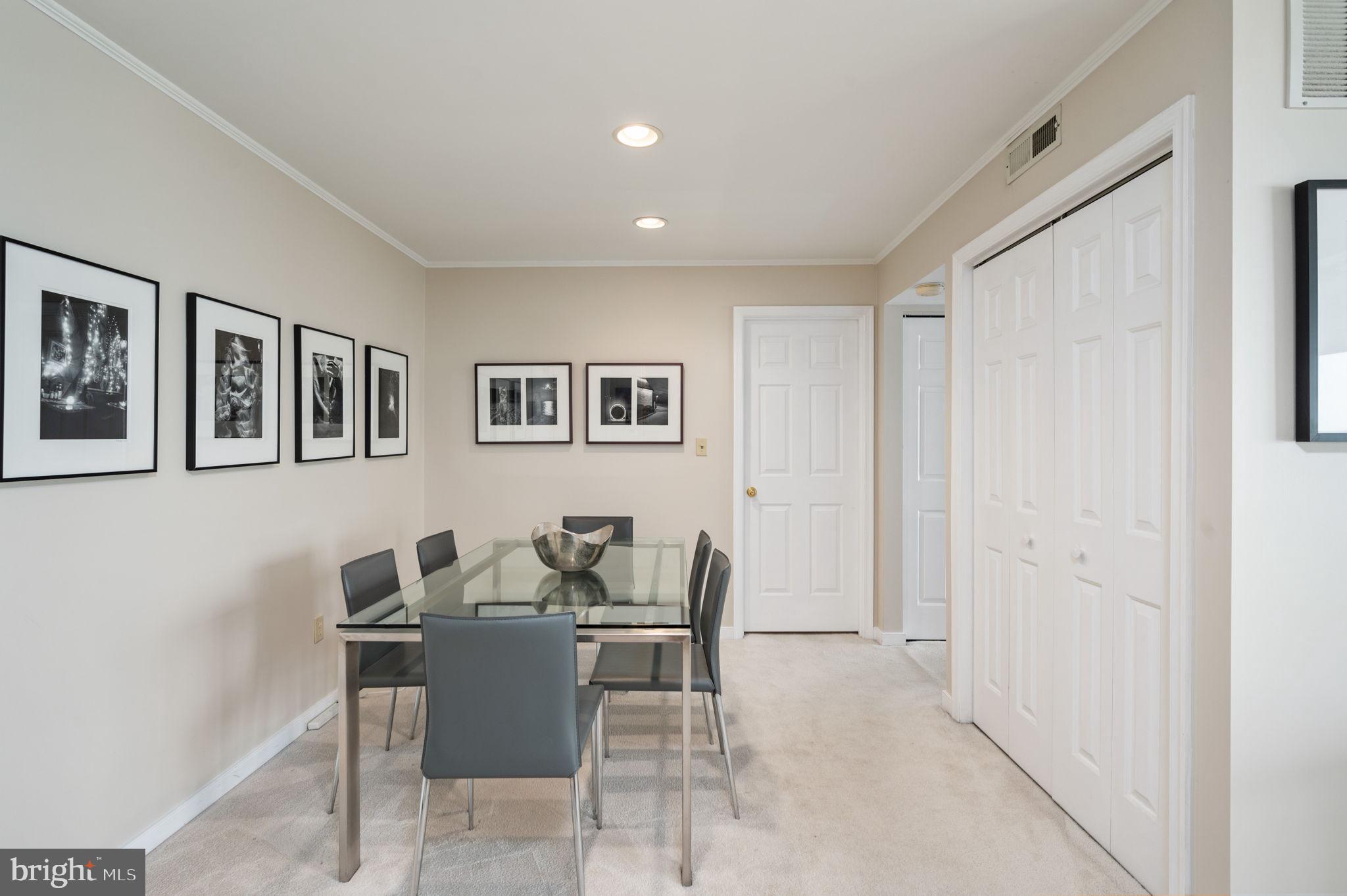 17 Lincoln Ave #304