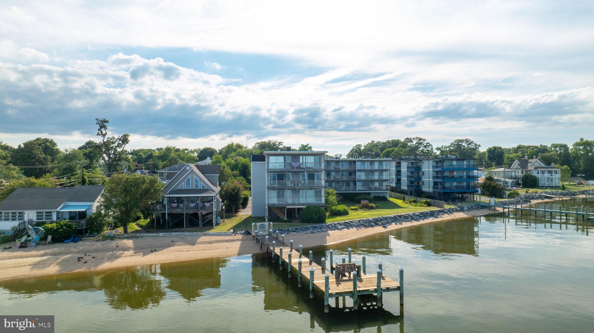17 Lincoln Ave #304