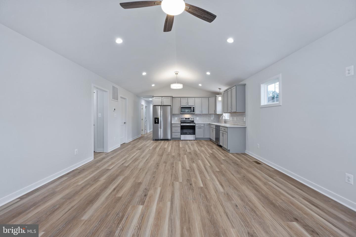 43 Monroe Dr