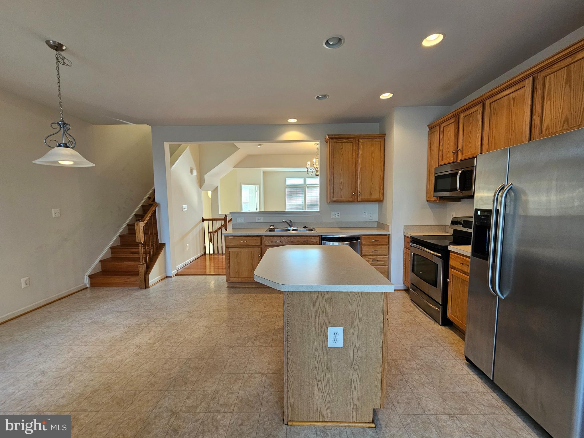 311 MONROE POINT DR
