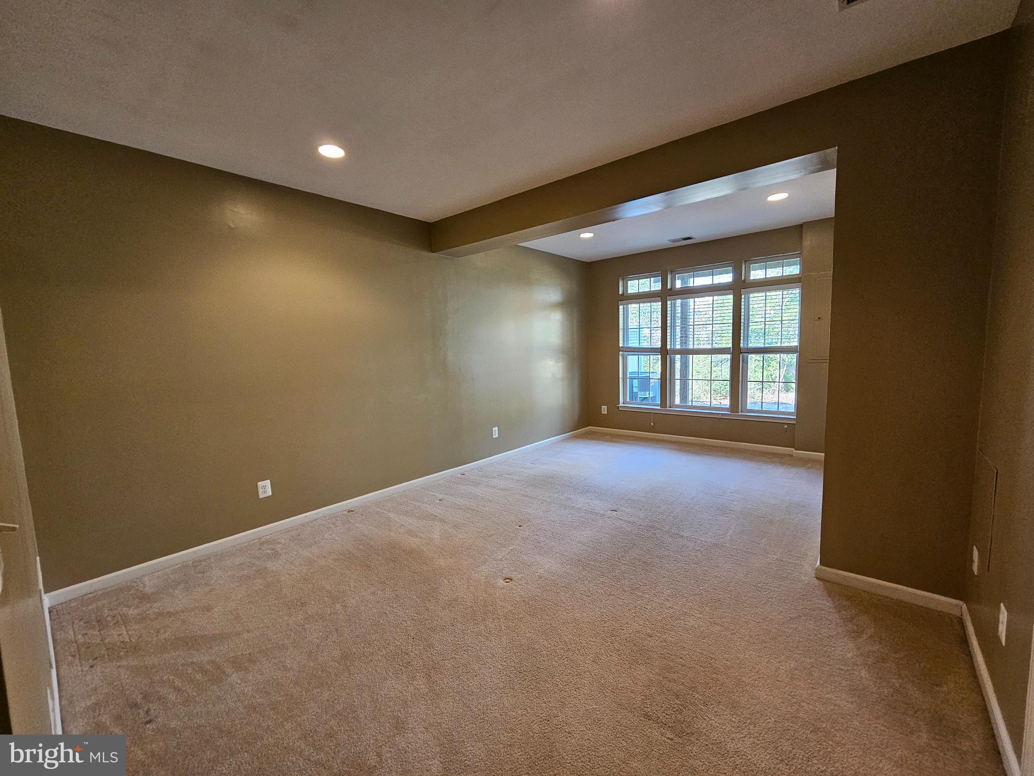 311 MONROE POINT DR