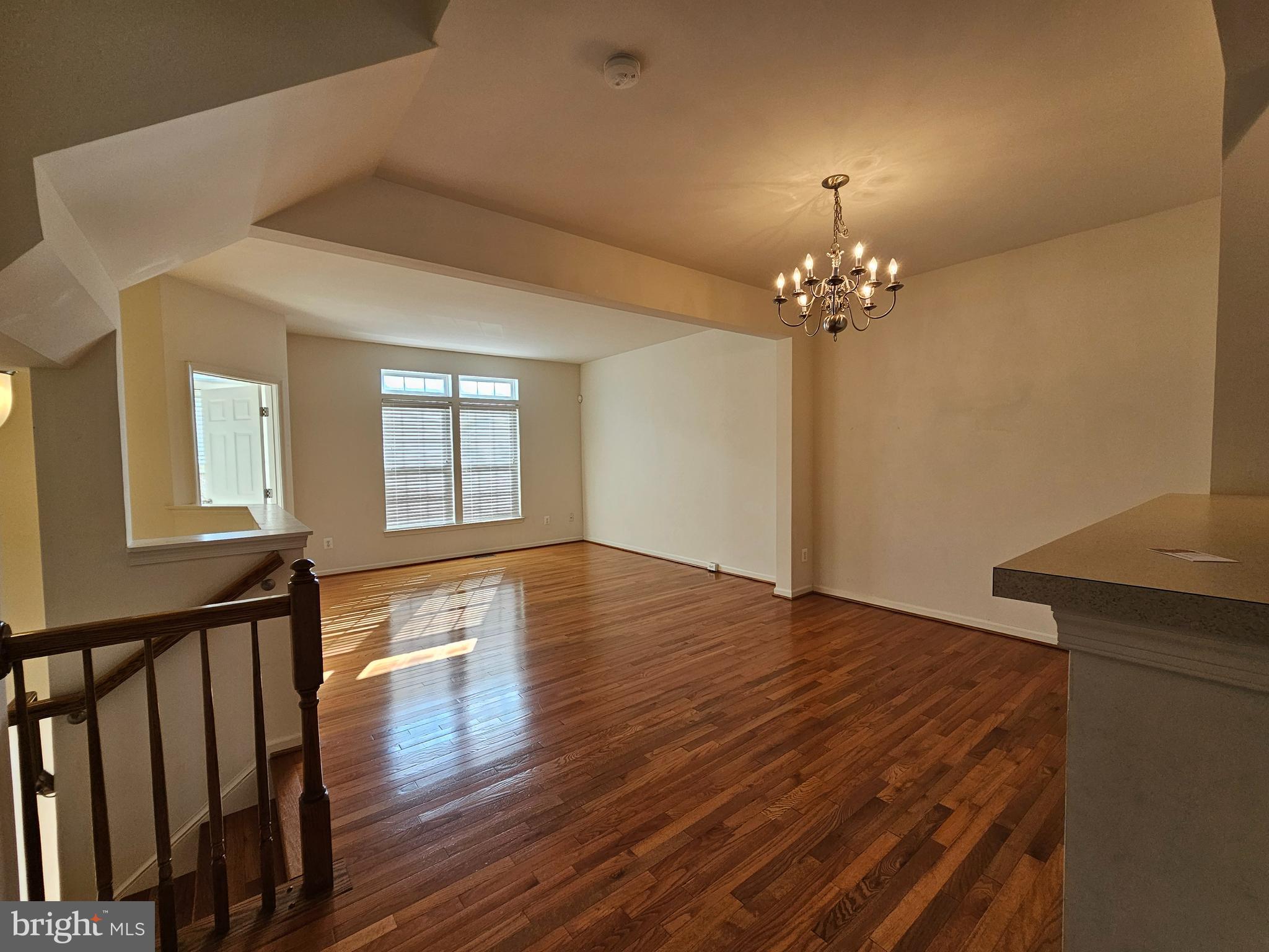 311 MONROE POINT DR