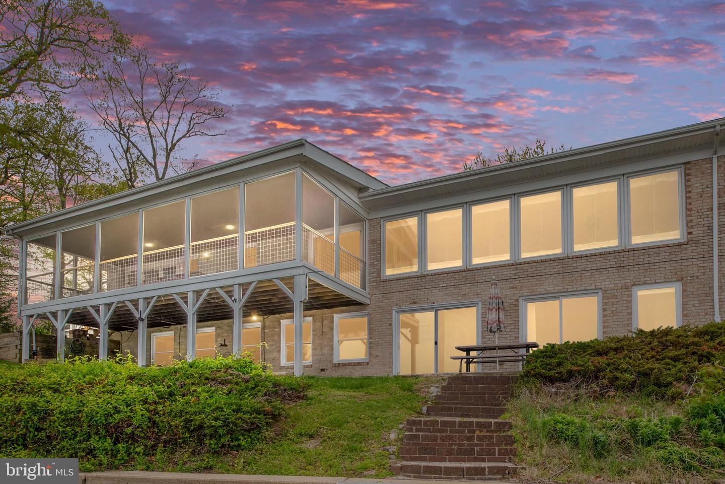 36 Waterview Point