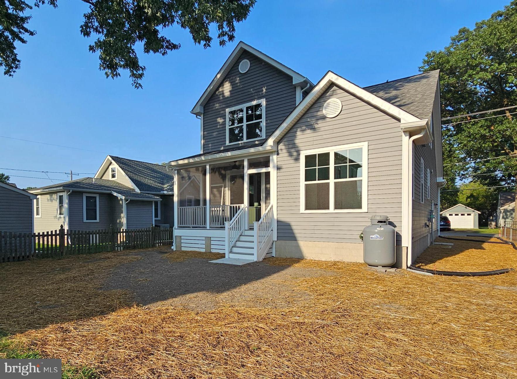 1005 Bancroft Ave