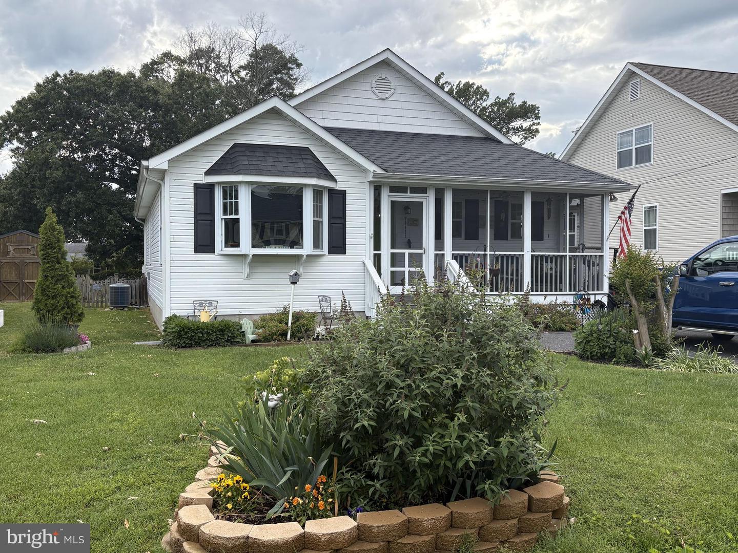527 Monroe Bay Ave