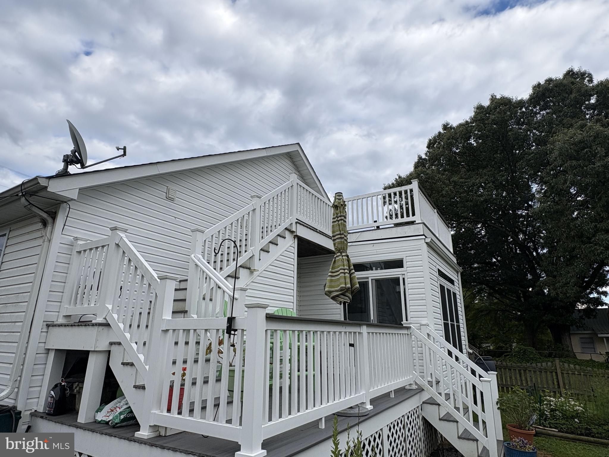 527 Monroe Bay Ave