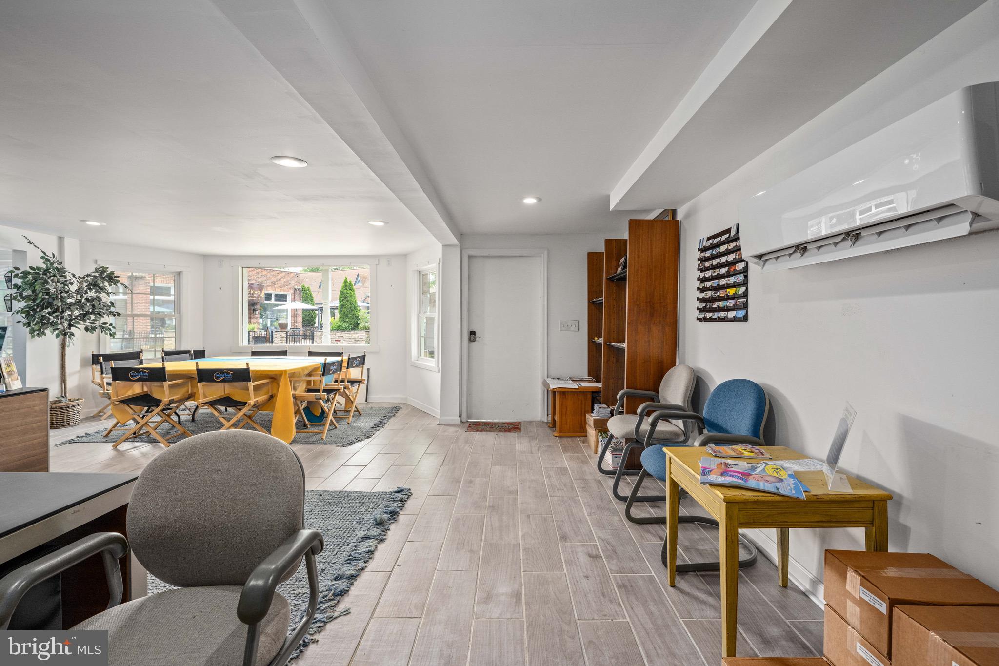 215 N Irving Ave
