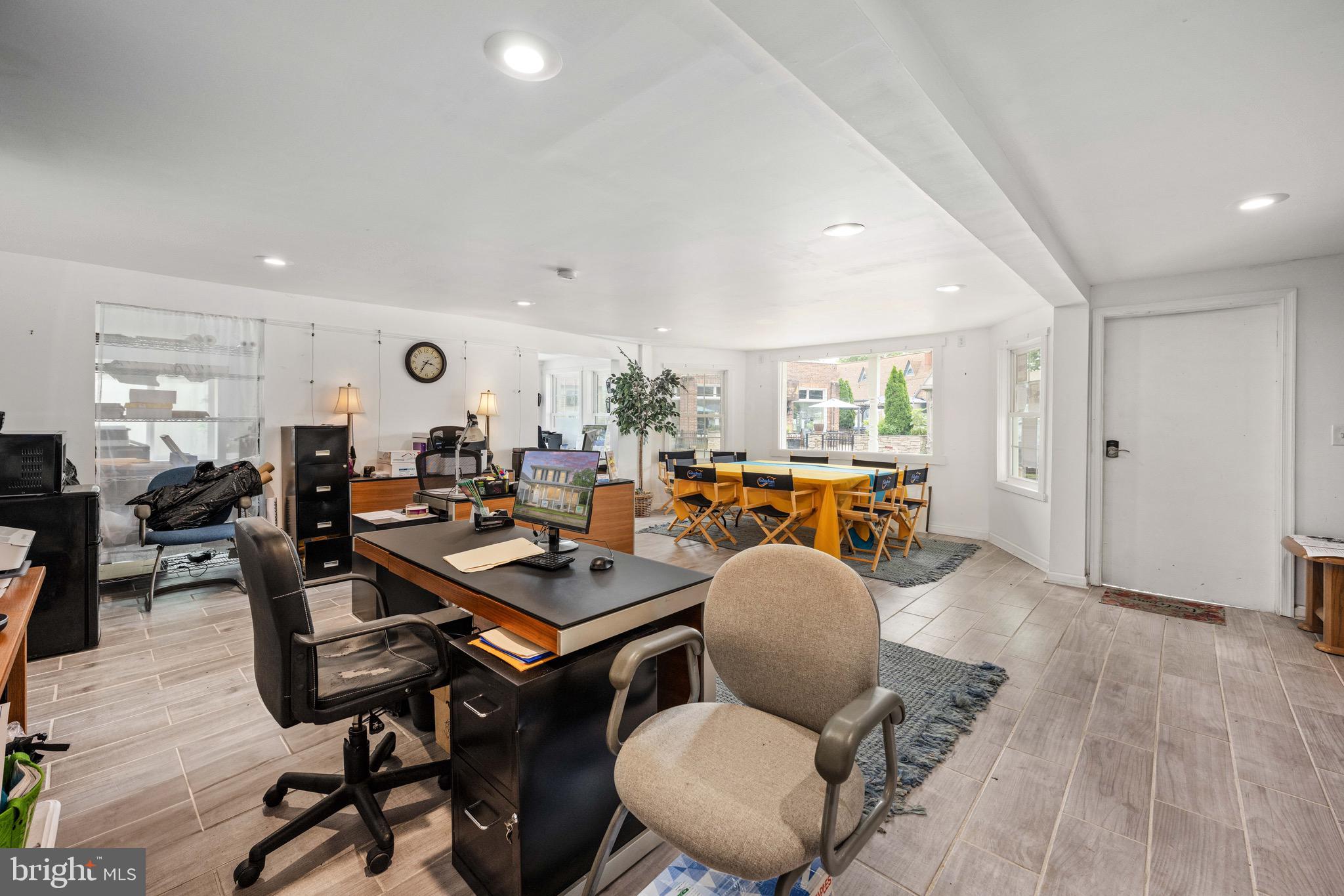 215 N Irving Ave