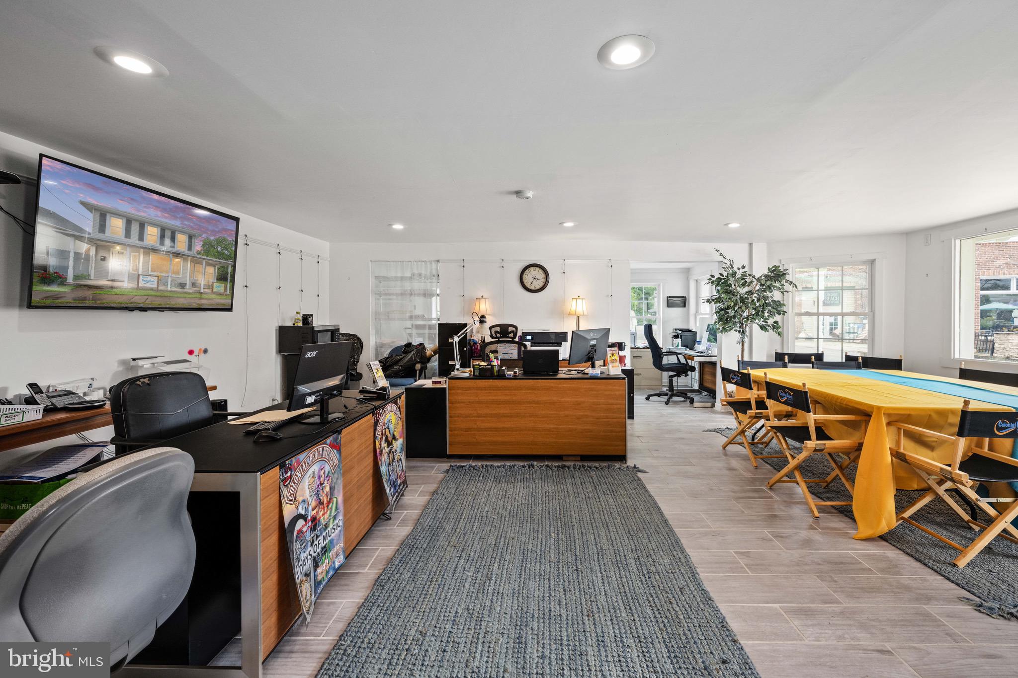 215 N Irving Ave