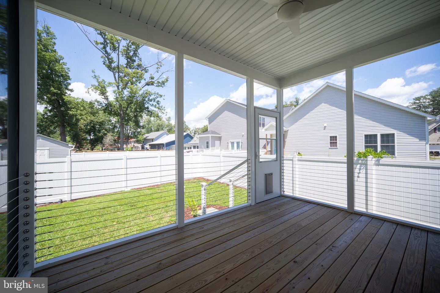 201 Lawrence Ln