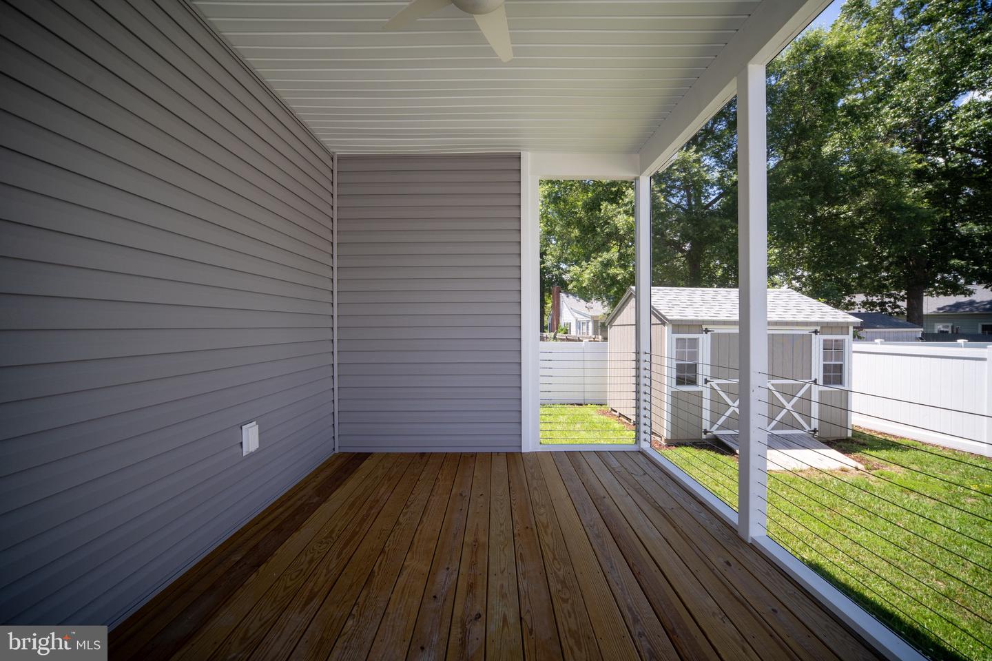 201 Lawrence Ln