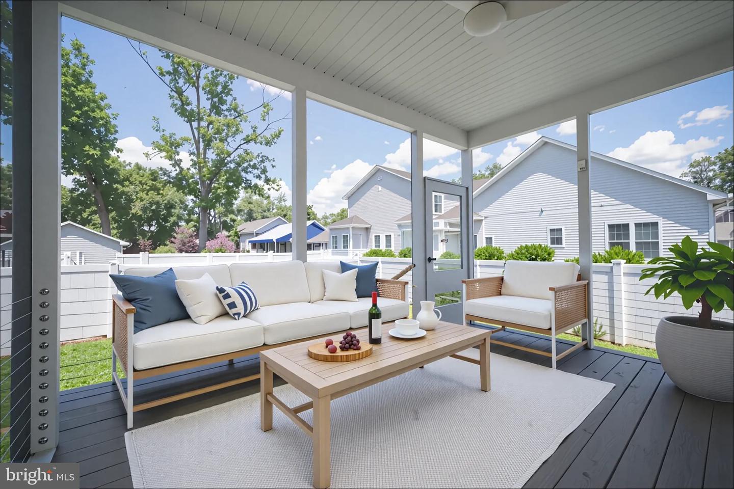 201 Lawrence Ln