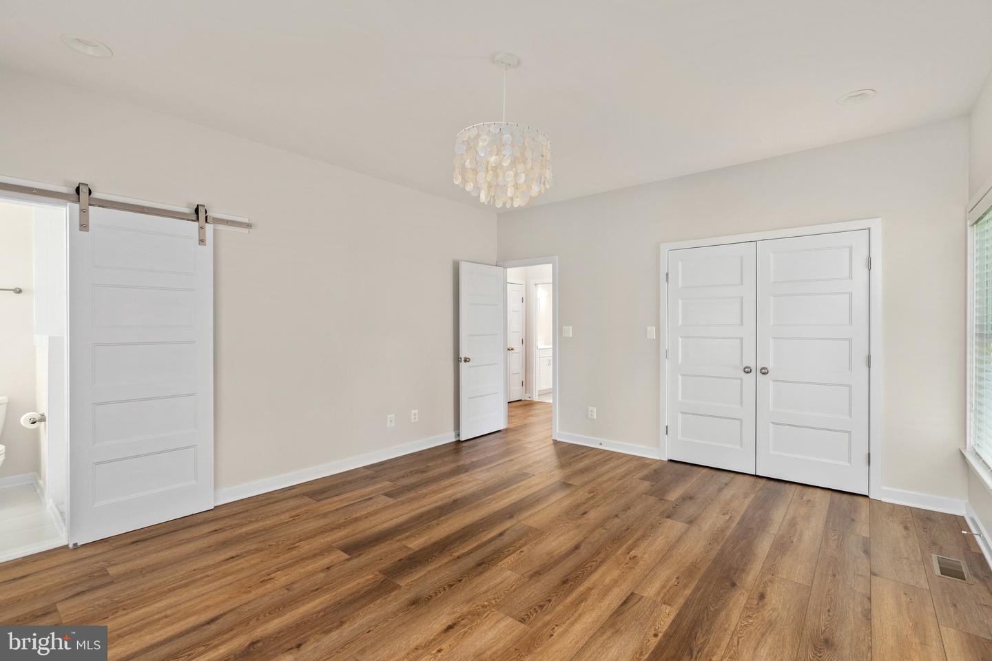 201 Lawrence Ln
