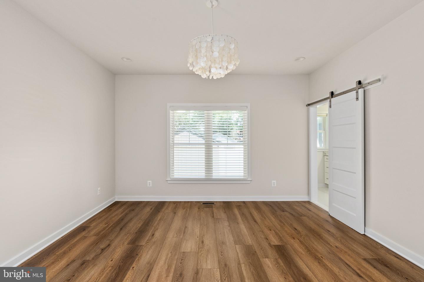 201 Lawrence Ln