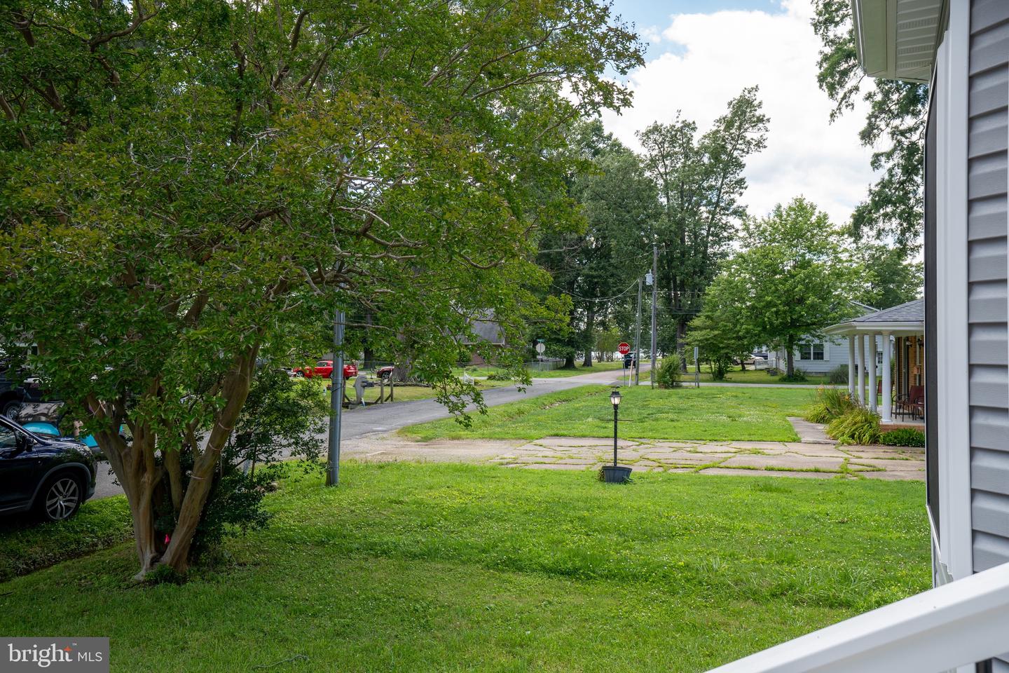 201 Lawrence Ln