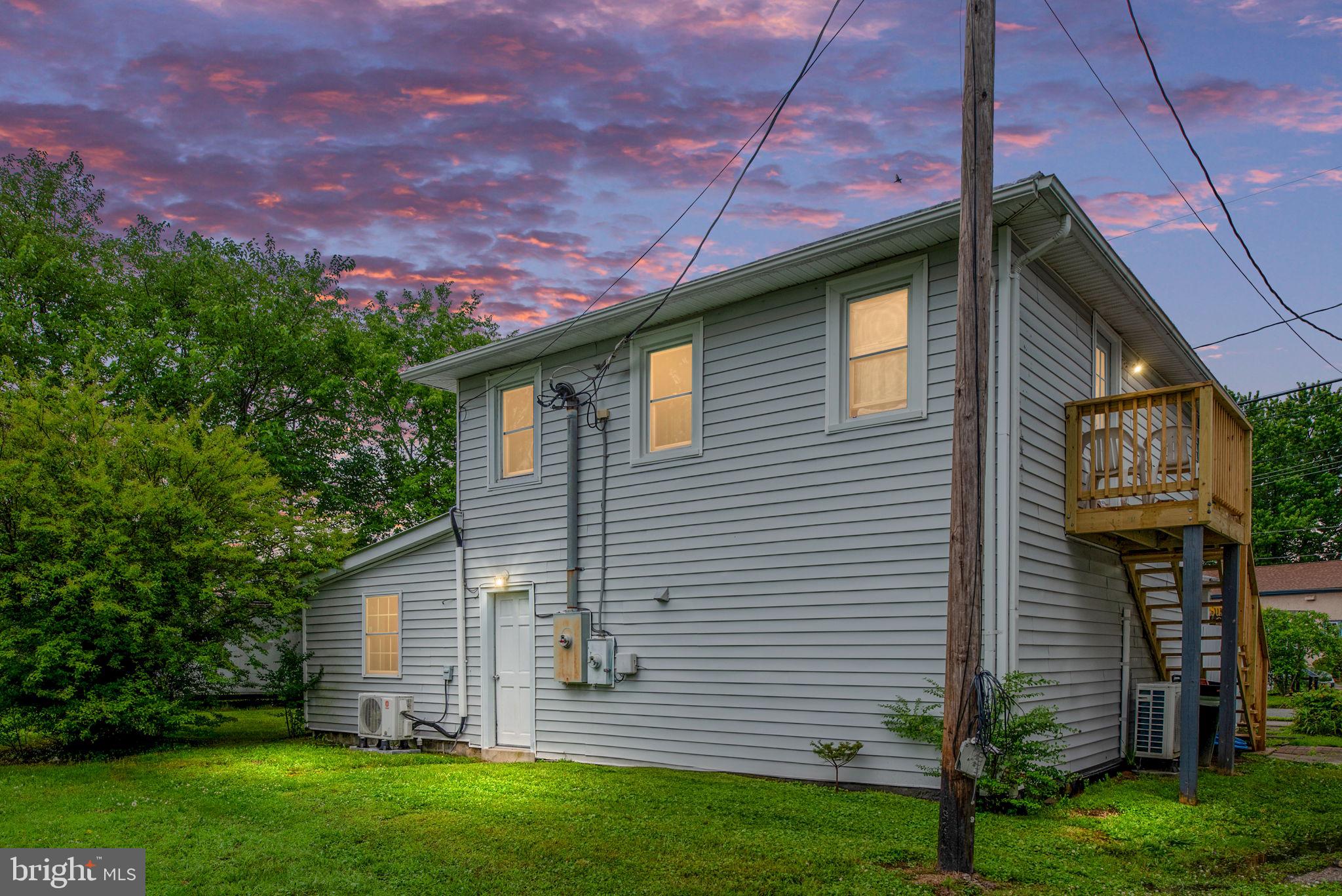 215 Irving Ave N