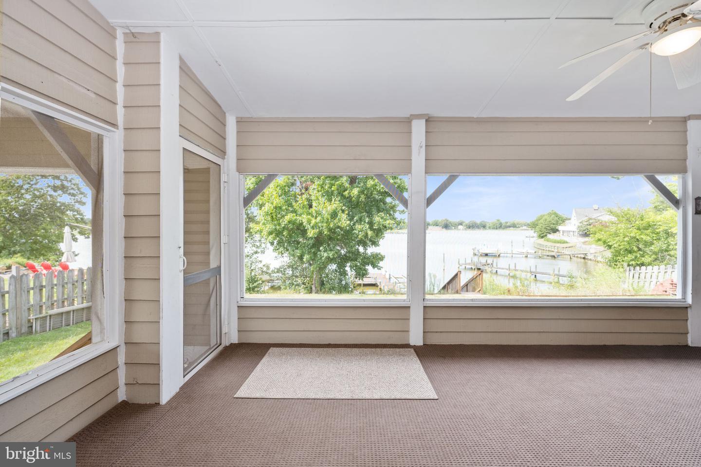 21 WATERVIEW POINT