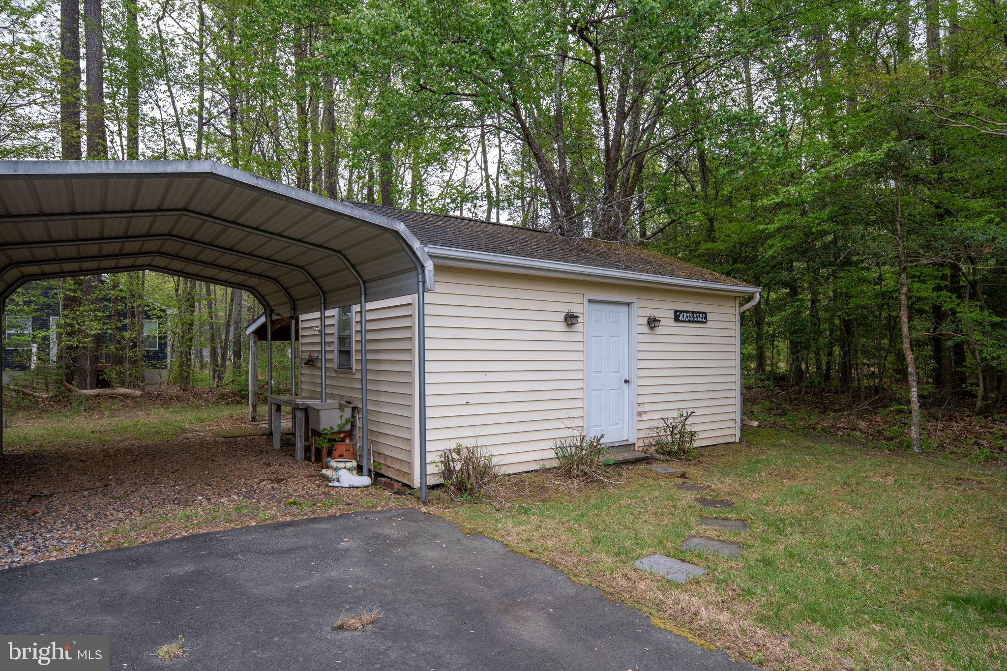 314 LAKE DRIVE