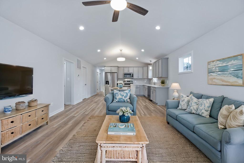 390 MONTICELLO DRIVE