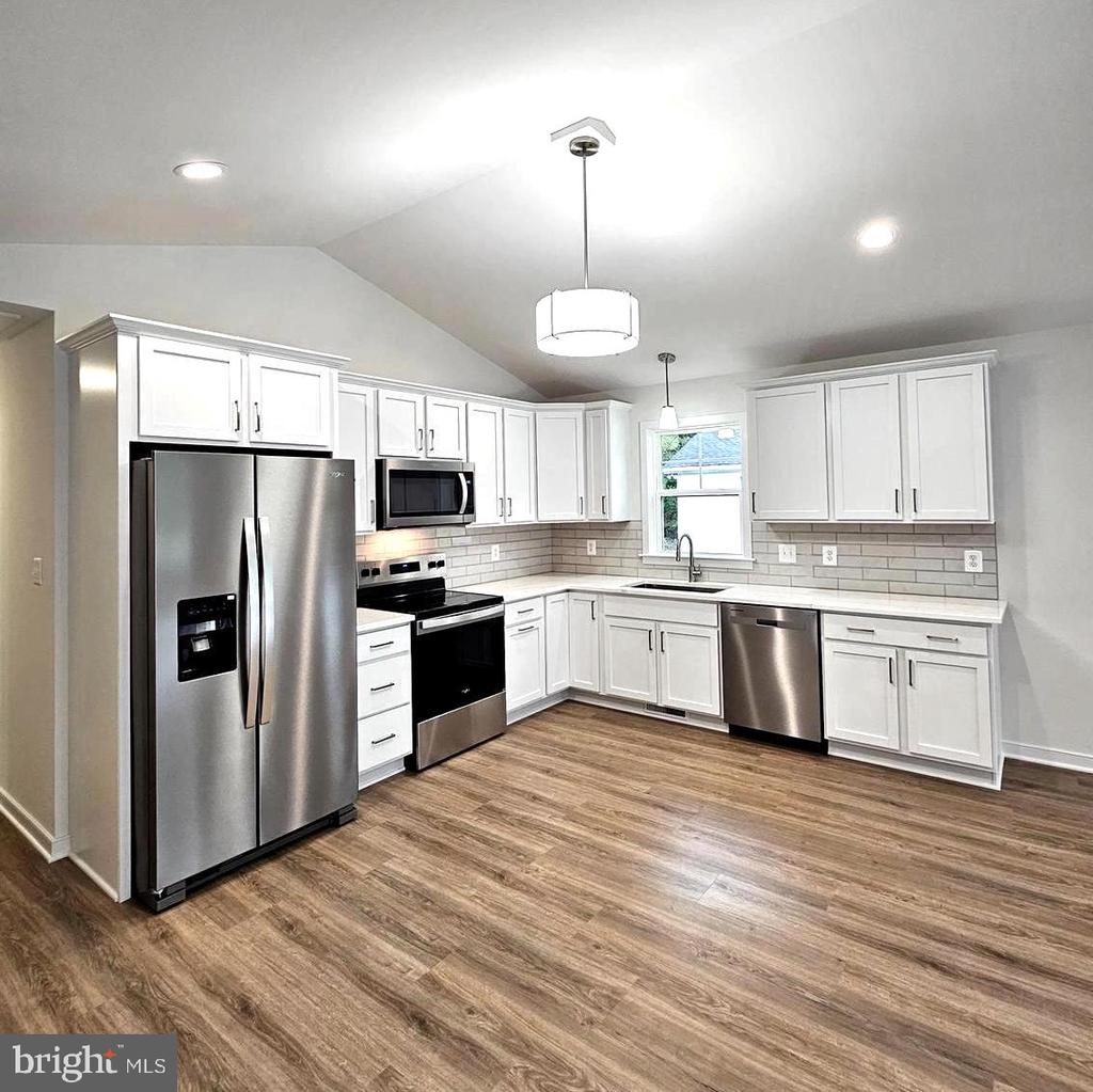 390 MONTICELLO DRIVE