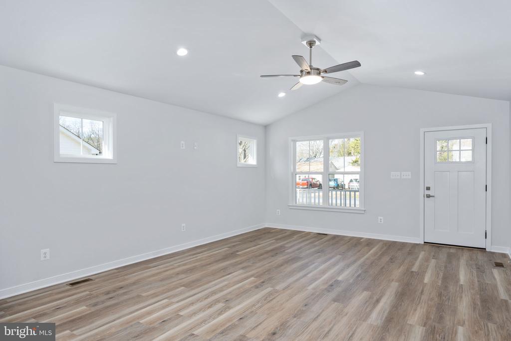 390 MONTICELLO DRIVE