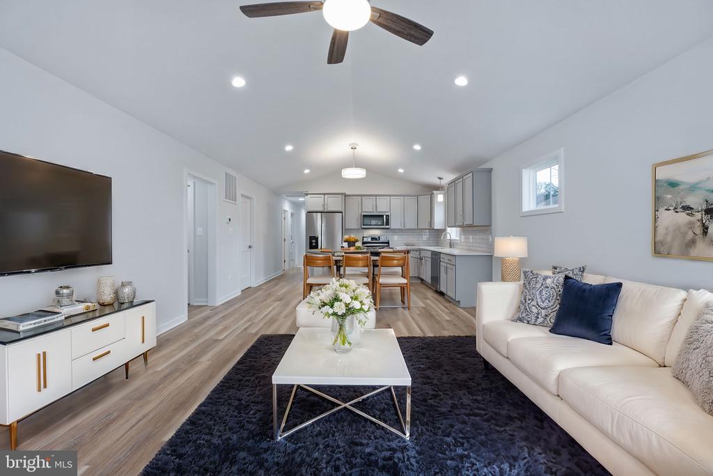 390 MONTICELLO DRIVE