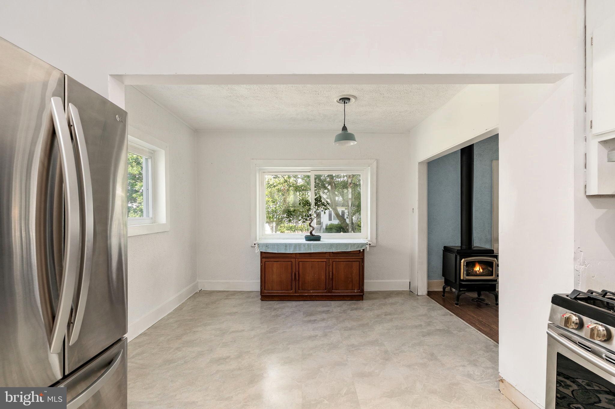 3304 RIVERVIEW DRIVE