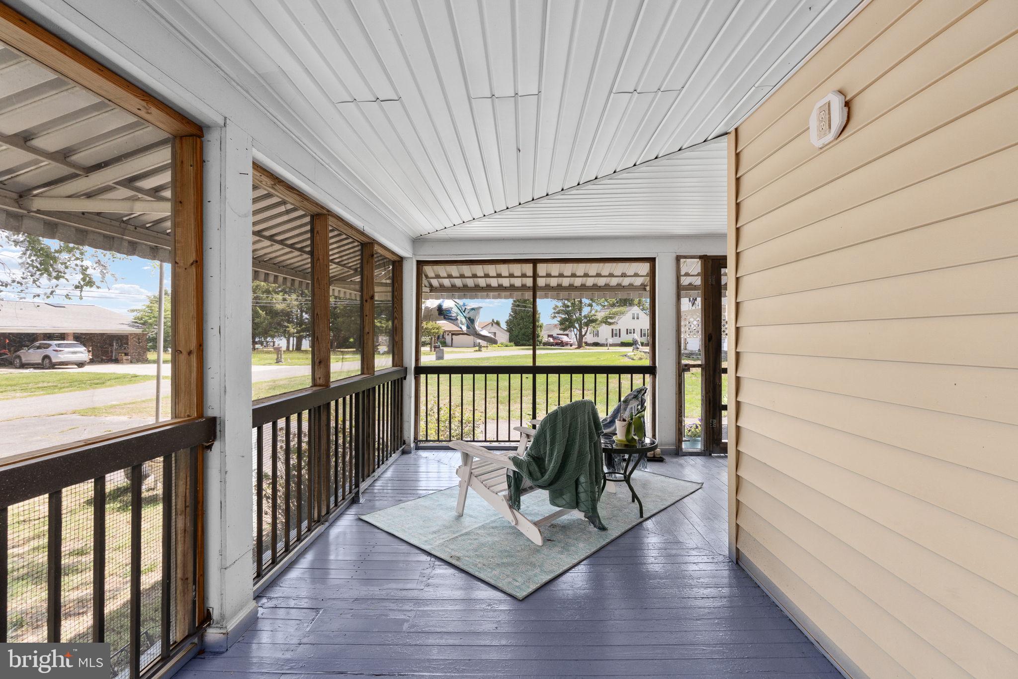 3304 RIVERVIEW DRIVE
