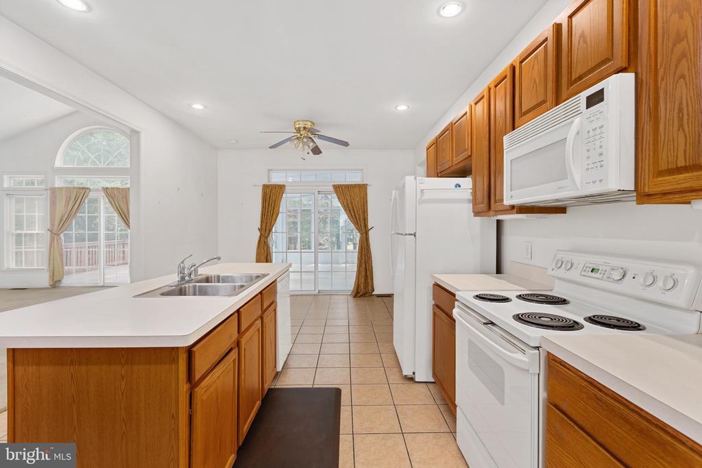 112 STRATFORD CIRCLE