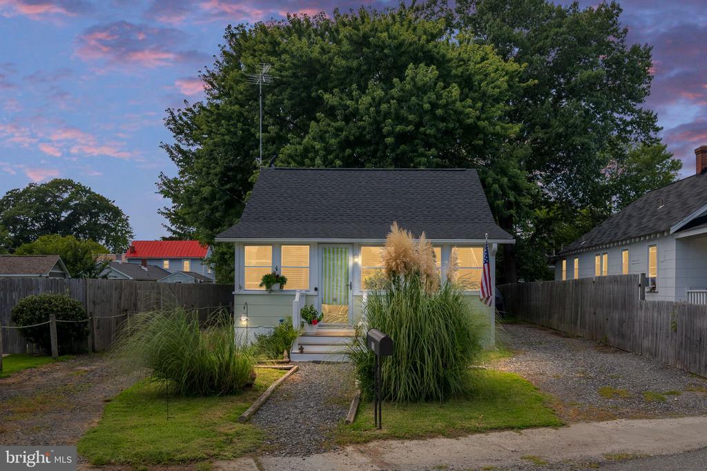 15 BANCROFT AVENUE