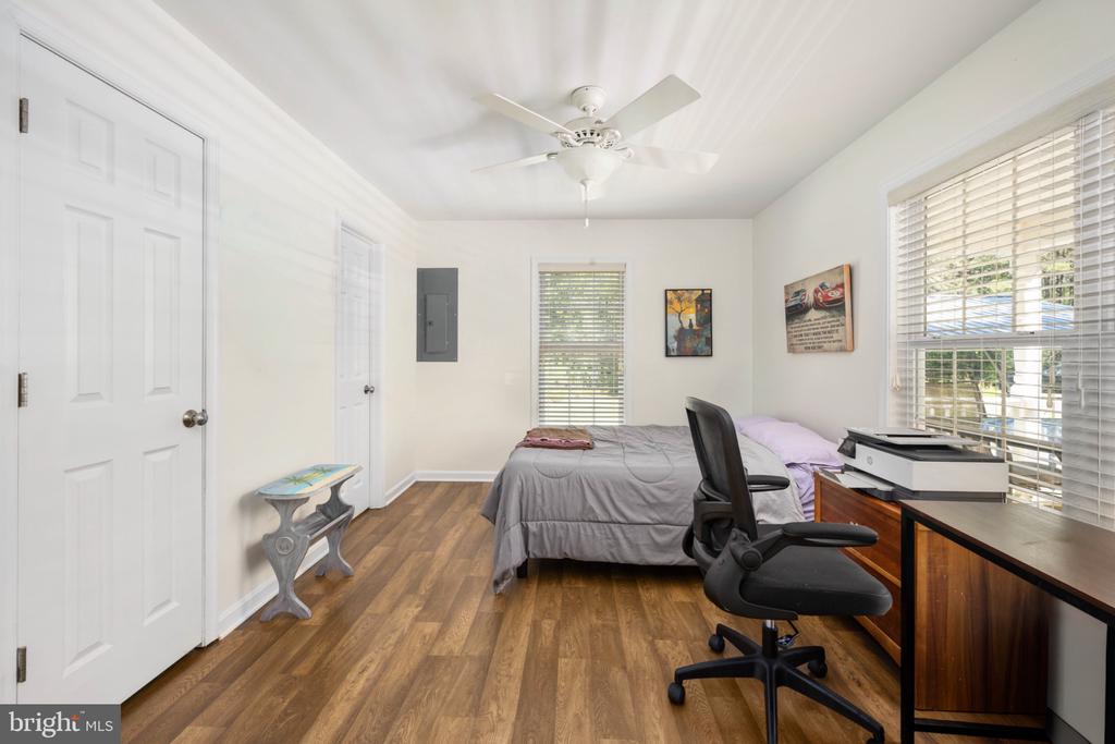 1824 LONGFIELD ROAD