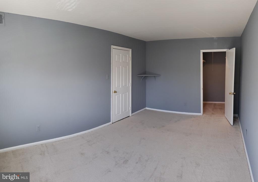 5927 QUANTRELL AVENUE Unit: 204