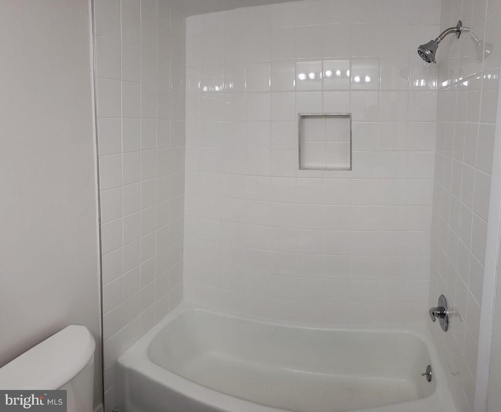 5927 QUANTRELL AVENUE Unit: 204