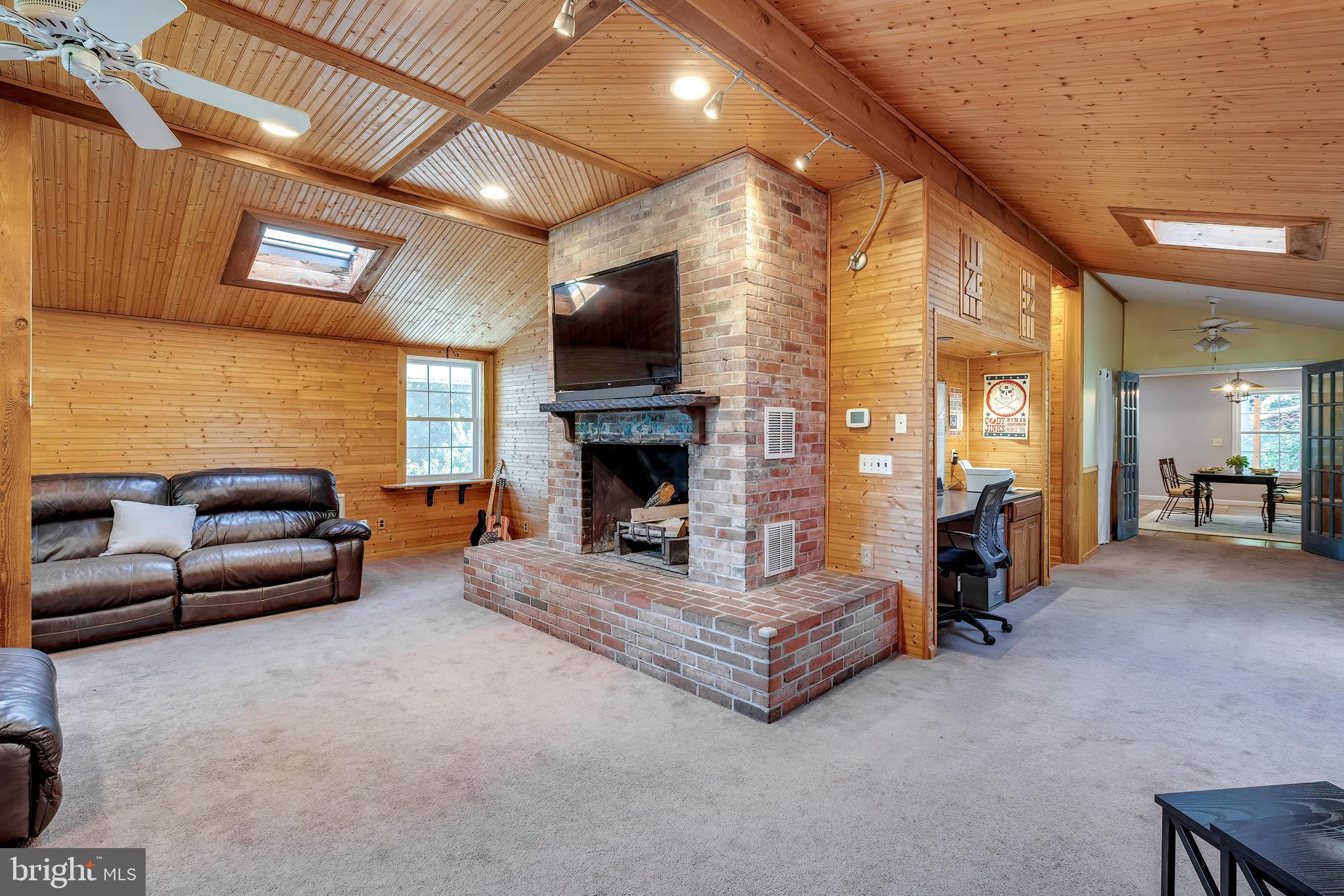 209 Skyhorse Ln